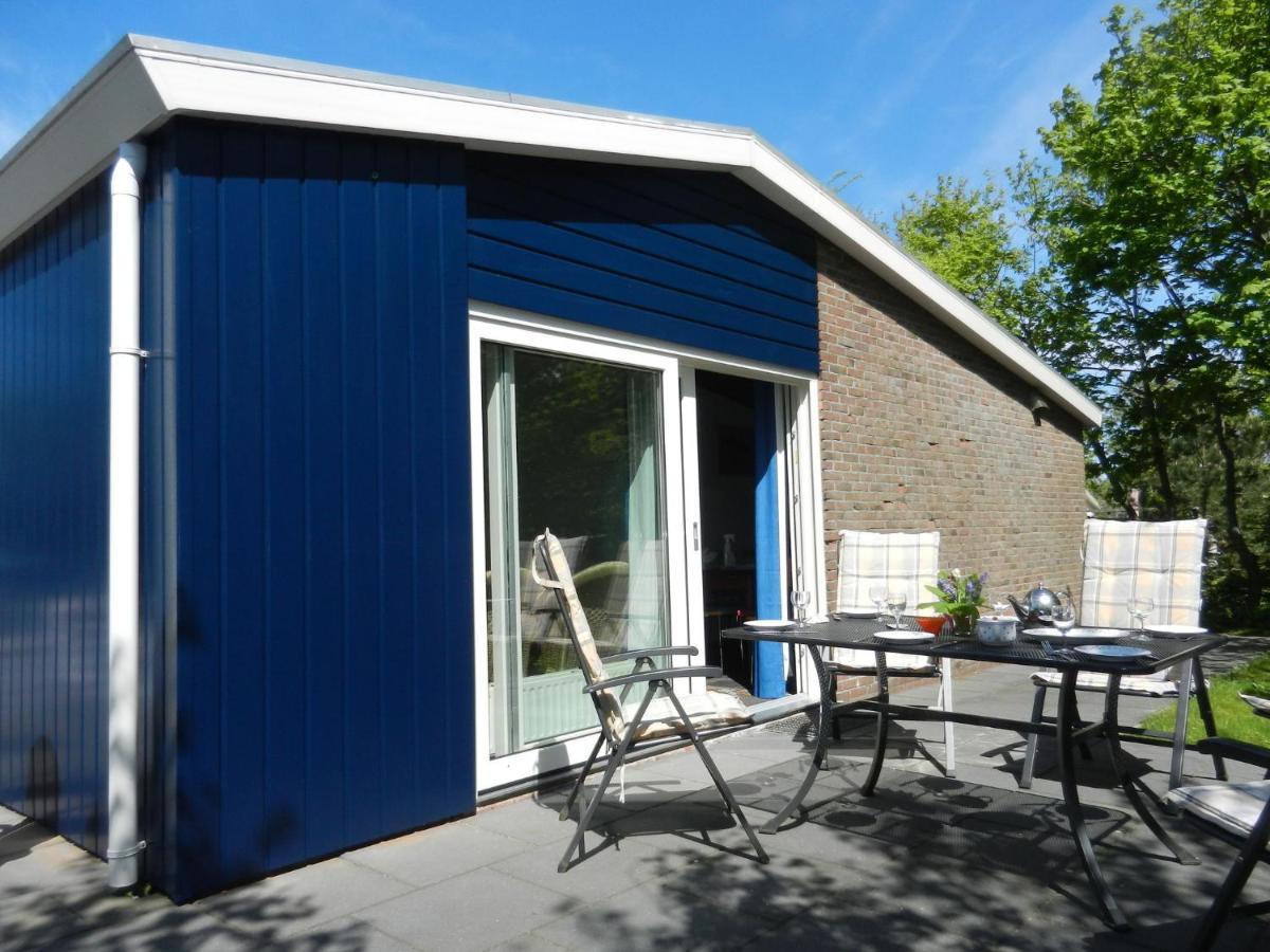 Bungalow In Nes On Ameland With Spacious Terrace Eksteriør billede